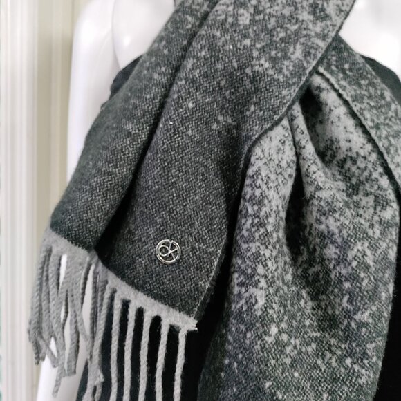 Calvin Klein Gray Preppy Ombre Unisex Fringe Hem Neck Warmer Shawl Scarf - Picture 4 of 12